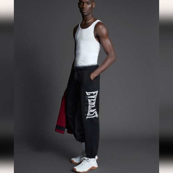 CROSS TRAINING SNEAKERS SIZE 8 - Picture 2 of 4